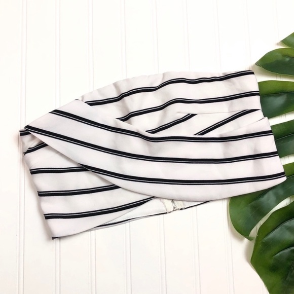 Tobi Bandeau Crop Top Striped Wrap M white black Stripes - Picture 2 of 8